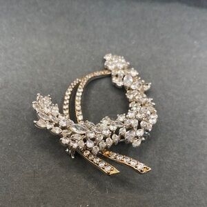 Elegant Sterling Silver and Gold Floral Brooch